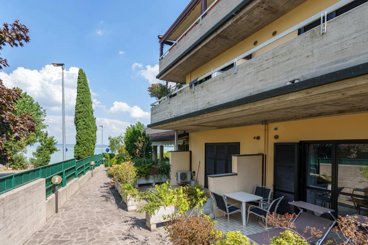 Lake Apartment Primea Sirmione Exterior photo